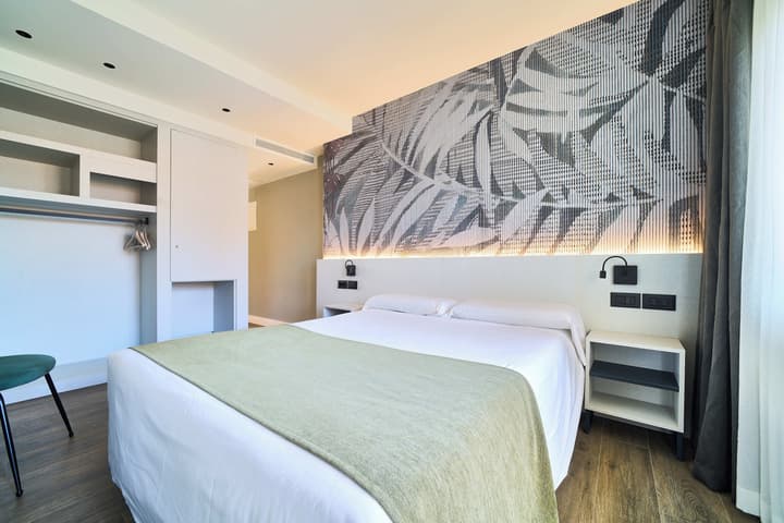 Sol y Miel Hostal