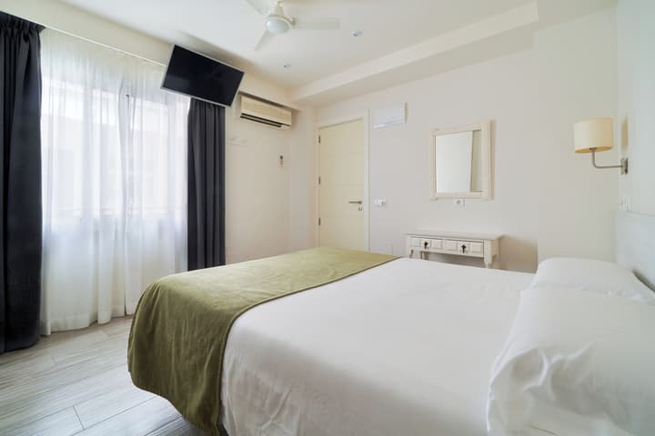 Sol y Miel Hostal