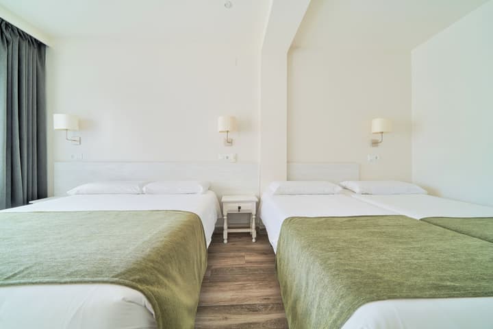 Sol y Miel Hostal