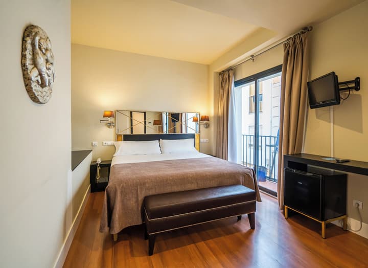 Hotel YIT El Postigo