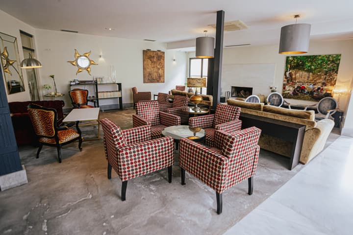 Hotel YIT El Postigo