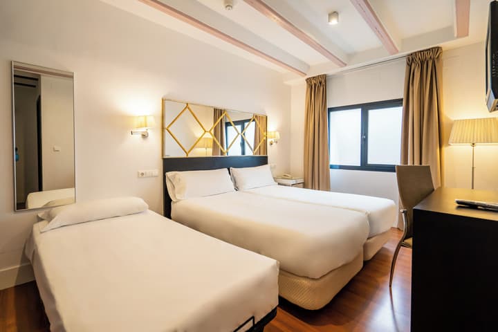 Hotel YIT El Postigo