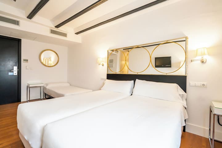 Hotel YIT El Postigo
