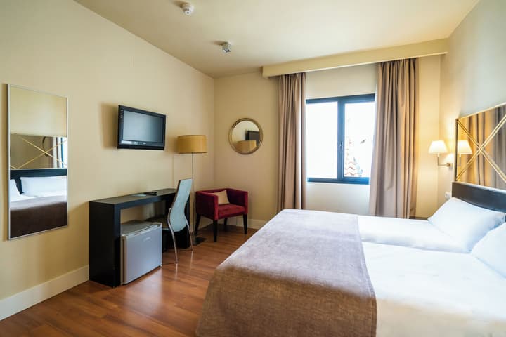 Hotel YIT El Postigo
