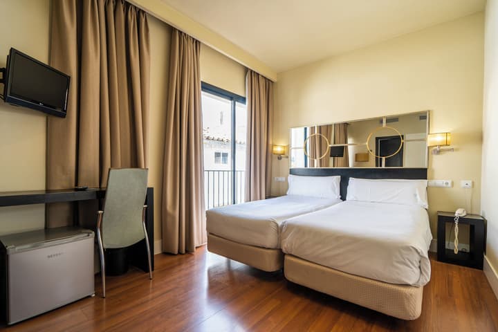 Hotel YIT El Postigo