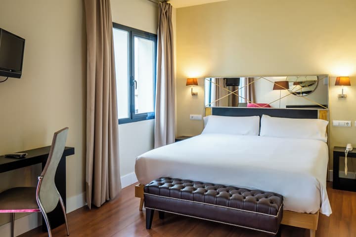 Hotel YIT El Postigo