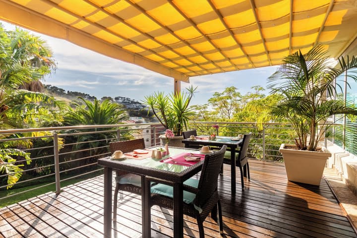 Signal Hill Lodge