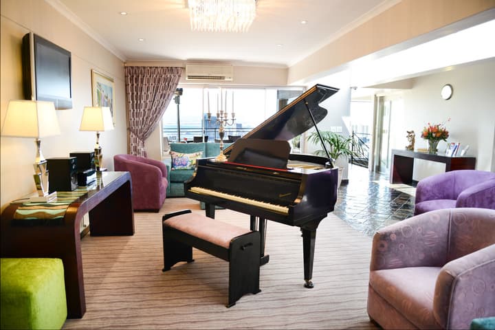 Signal Hill Lodge