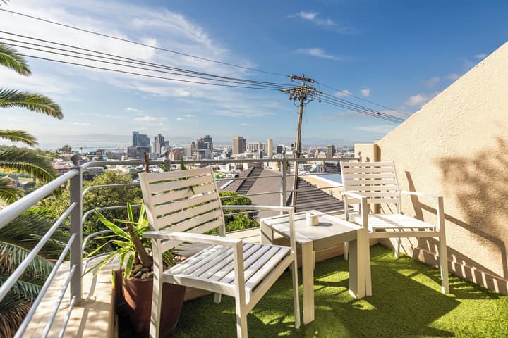 Signal Hill Lodge