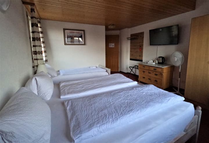 Alpenrose Hotel & Gardens