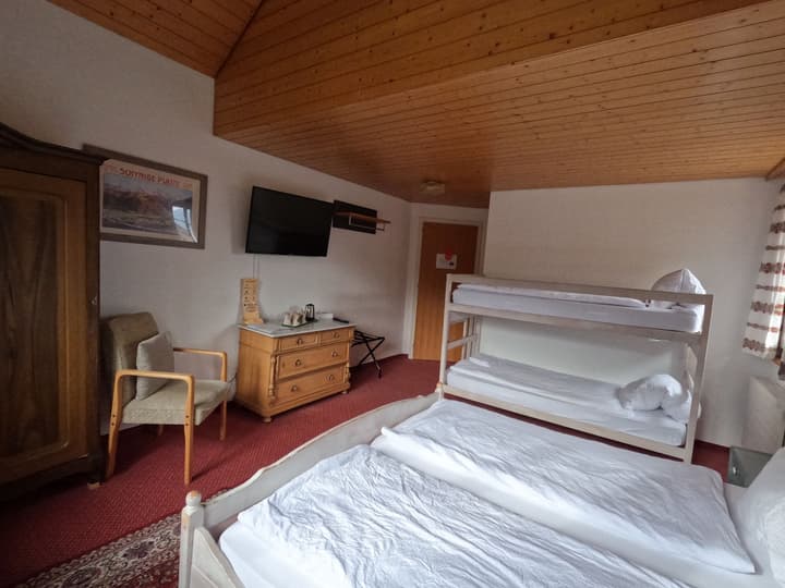 Alpenrose Hotel & Gardens