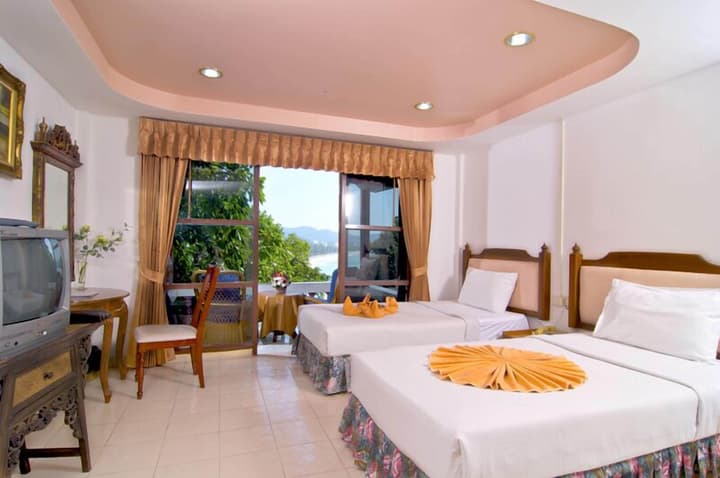 Baan Karon Hill Phuket Resort