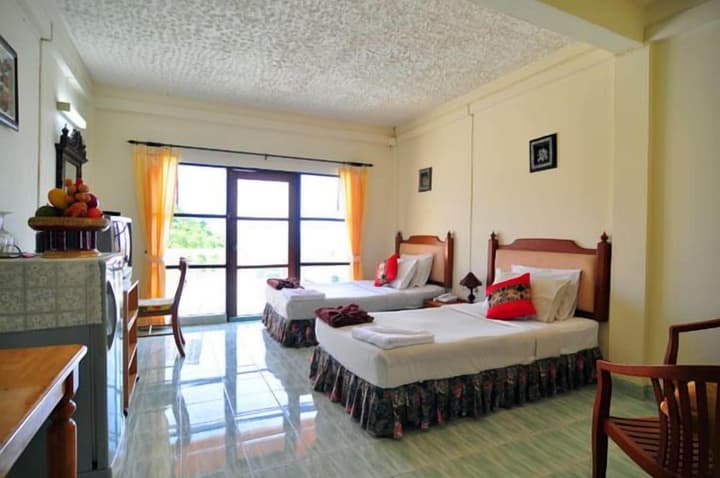 Baan Karon Hill Phuket Resort