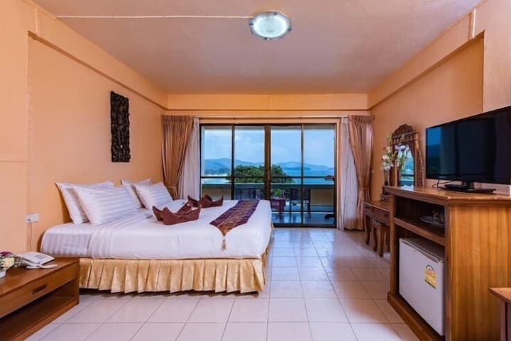 Baan Karon Hill Phuket Resort