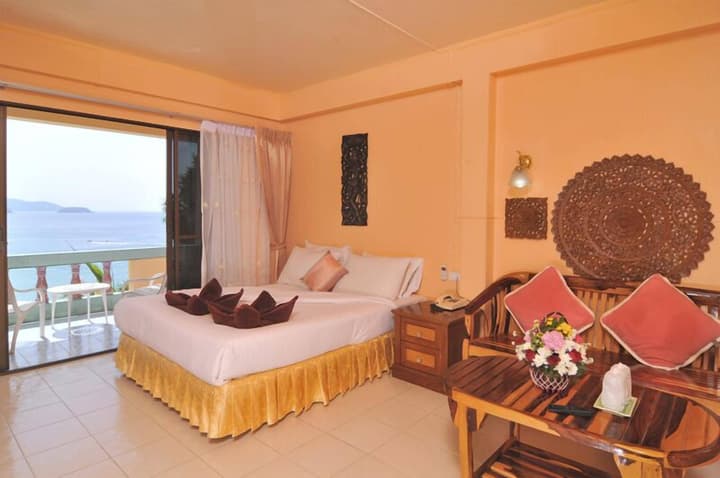 Baan Karon Hill Phuket Resort