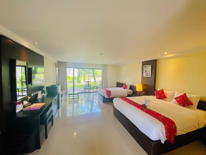 Palm Galleria Resort