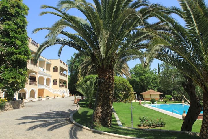 Fiori Hotel