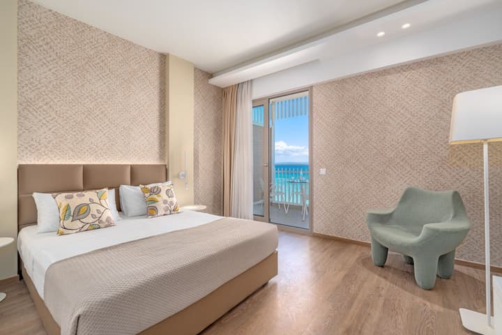 Ammon Zeus Luxury Beach Hotel