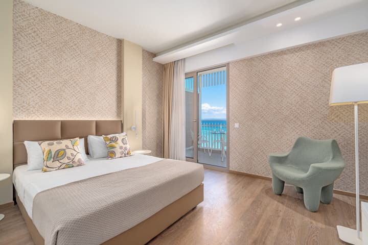 Ammon Zeus Luxury Beach Hotel