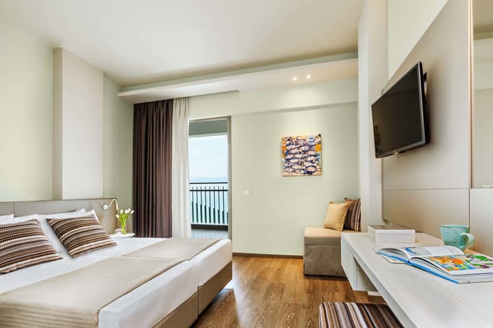 Ammon Zeus Luxury Beach Hotel