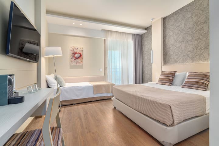 Ammon Zeus Luxury Beach Hotel