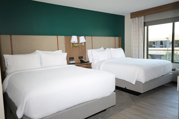 Holiday Inn St. Louis Fairview Heights by IHG