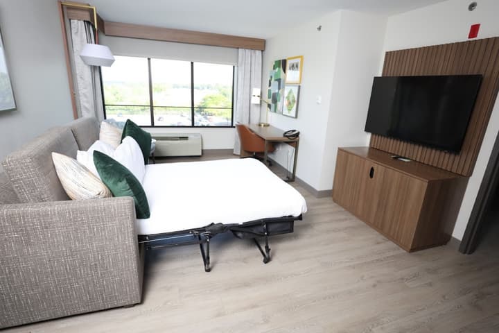 Holiday Inn St. Louis Fairview Heights by IHG
