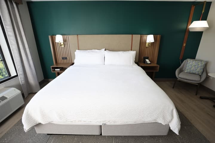 Holiday Inn St. Louis Fairview Heights by IHG