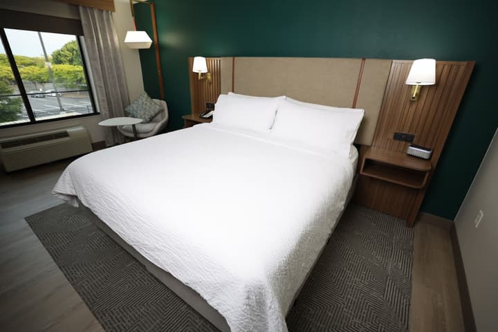 Holiday Inn St. Louis Fairview Heights by IHG