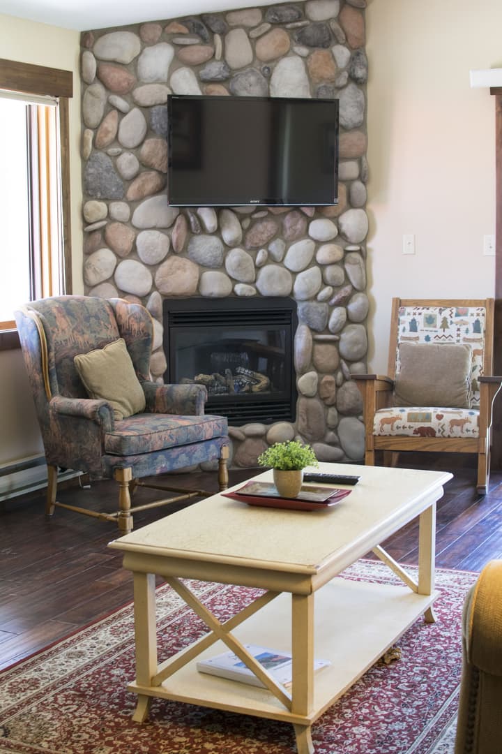 Aspen Village Inn