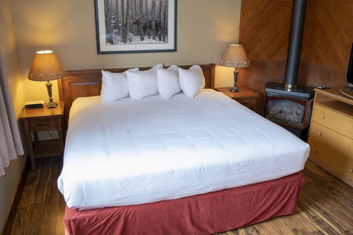 Aspen Village Inn