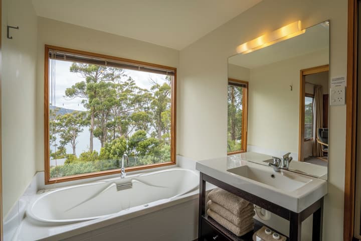 Stewarts Bay Lodge