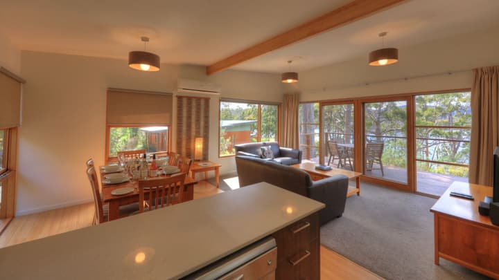 Stewarts Bay Lodge