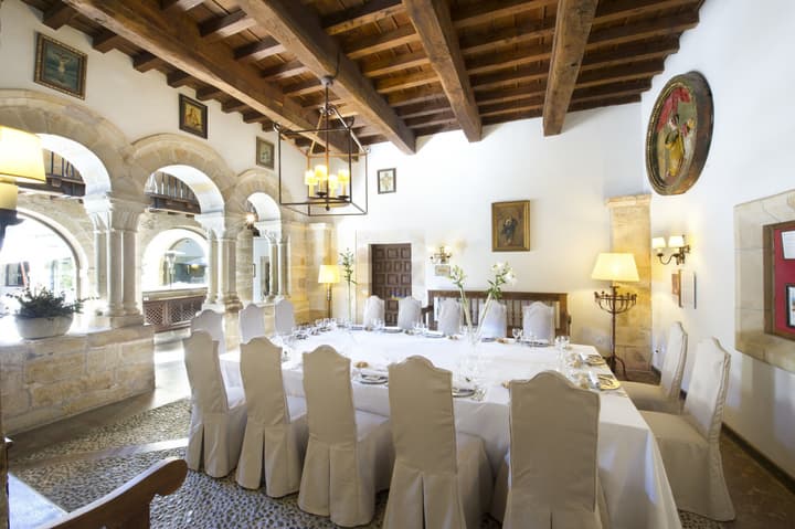 Parador De Cangas De Onis