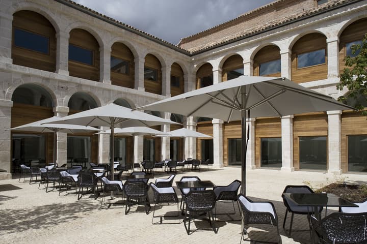 Parador De Alcala