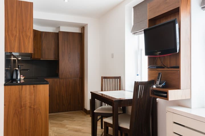 Presidential Apartments - Kensington