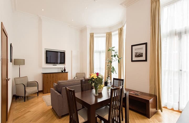 Presidential Apartments - Kensington