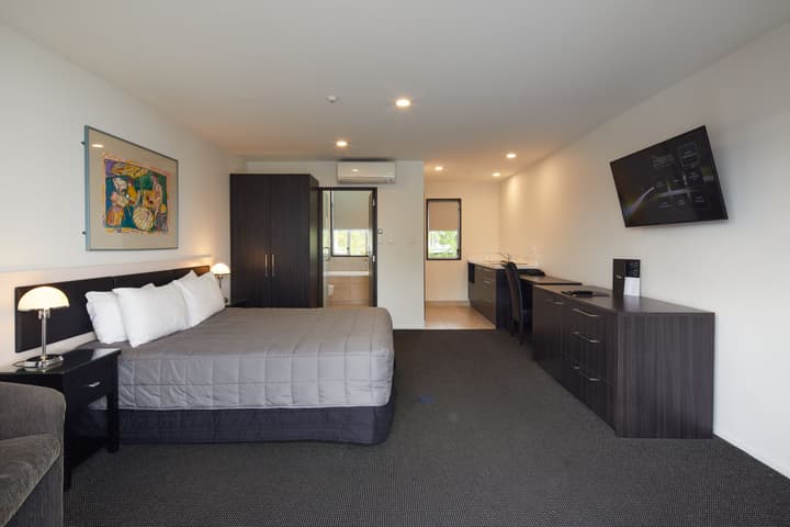 Pavilions Hotel