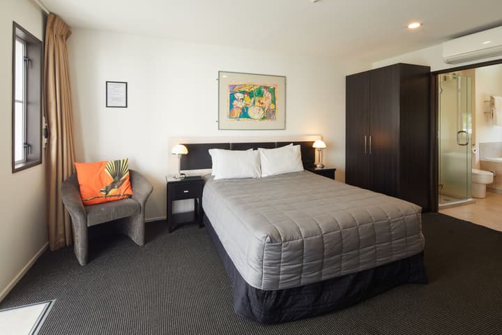 Pavilions Hotel