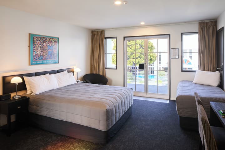 Pavilions Hotel