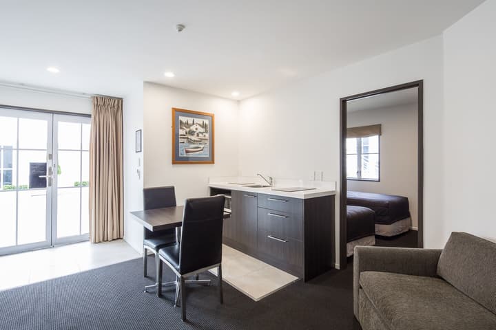 Pavilions Hotel