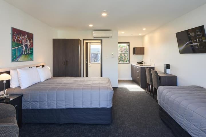 Pavilions Hotel