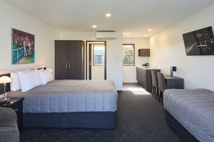 Pavilions Hotel