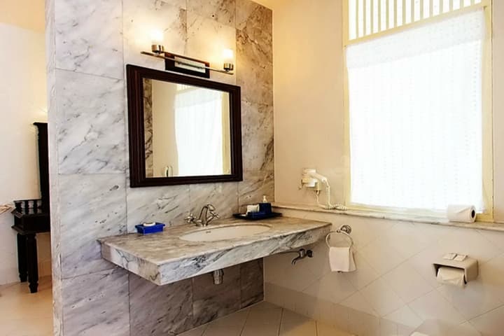 Baan Bayan Beach Hotel