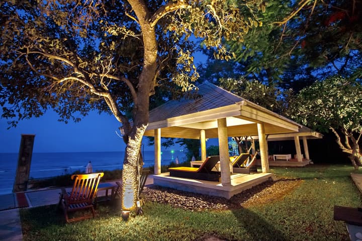 Baan Bayan Beach Hotel