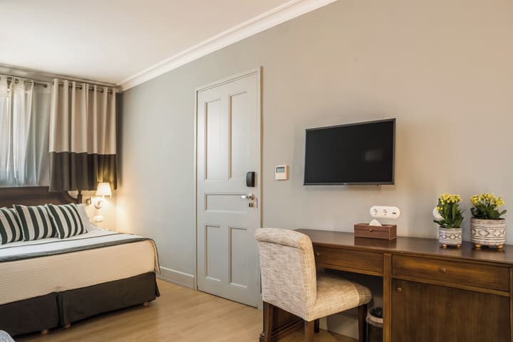 Aenos Hotel