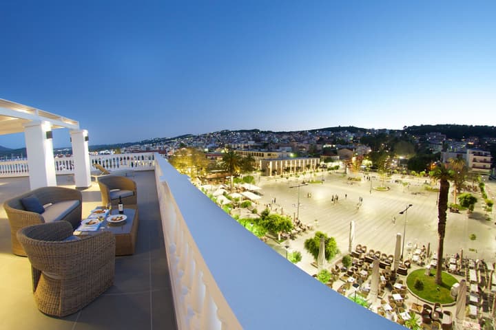 Aenos Hotel