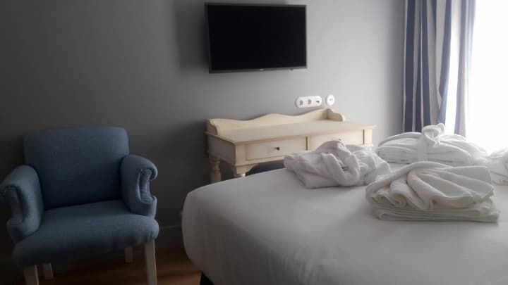 Aenos Hotel