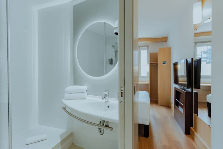 ibis Barcelona Glories 22
