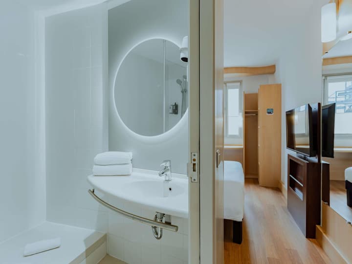 ibis Barcelona Glories 22